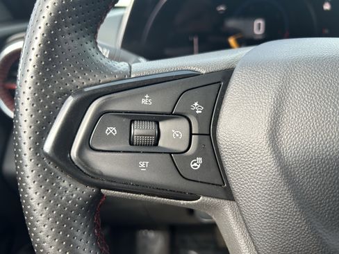 Used 2024 Chevrolet Trax RS w/ Sunroof Package image 18