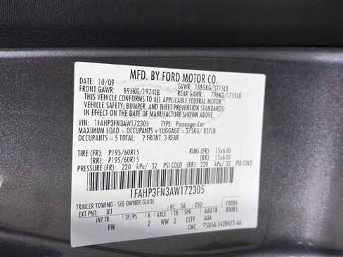 Used 2010 Ford Focus SE image 9