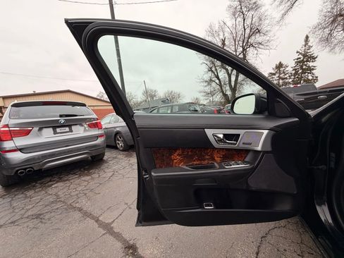 Used 2015 Jaguar XF Portfolio image 9