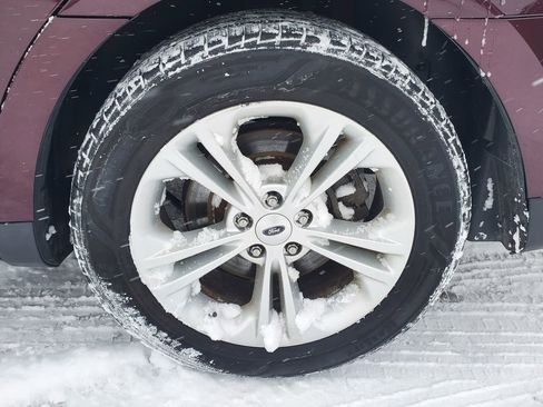 Used 2018 Ford Taurus SEL w/ Equipment Group 201A image 5