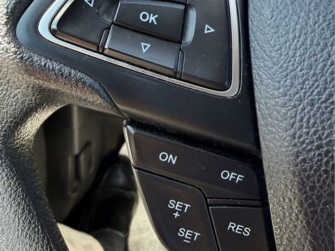 Used 2017 Ford Escape SE AWD/4WD image 25