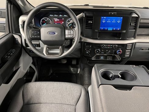 New 2026 Ford F550 4x4 Crew Cab image 8