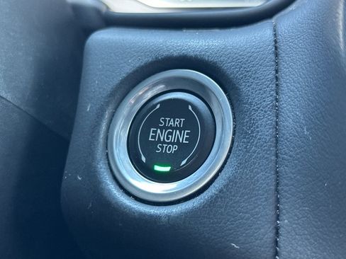 Used 2023 GMC Yukon AT4 image 34