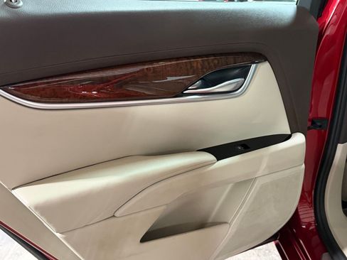 Used 2014 Cadillac XTS Luxury w/ Driver Awareness Package FWD image 37