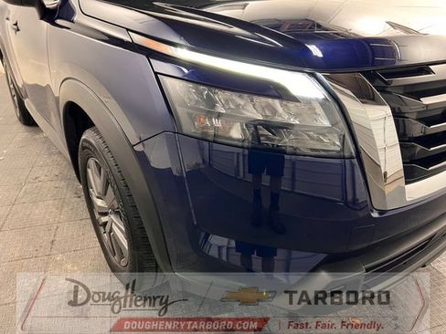 Used 2025 Nissan Pathfinder SV FWD image 11