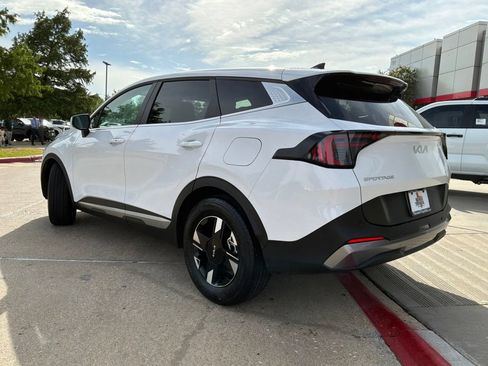 Used 2026 Kia Sportage LX FWD image 8