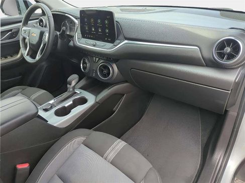 Used 2024 Chevrolet Blazer LT image 21