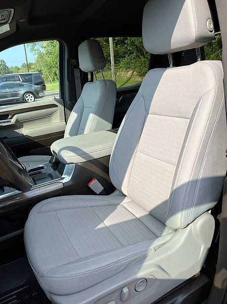 Used 2024 Chevrolet Silverado 1500 LT Trail Boss w/ Convenience Package II AWD/4WD image 12