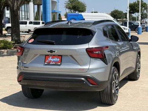 Certified 2024 Chevrolet Trax RS w/ Sunroof Package FWD image 5