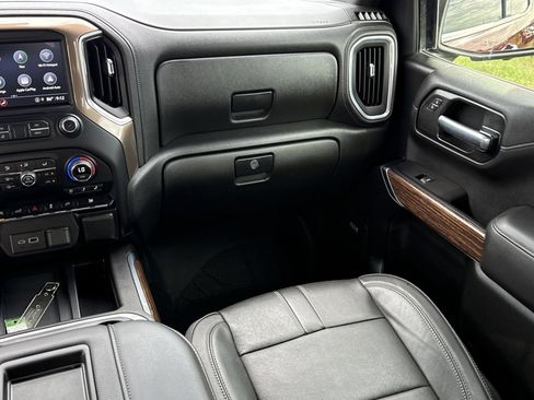 Used 2021 Chevrolet Silverado 1500 High Country w/ Technology Package RWD image 21