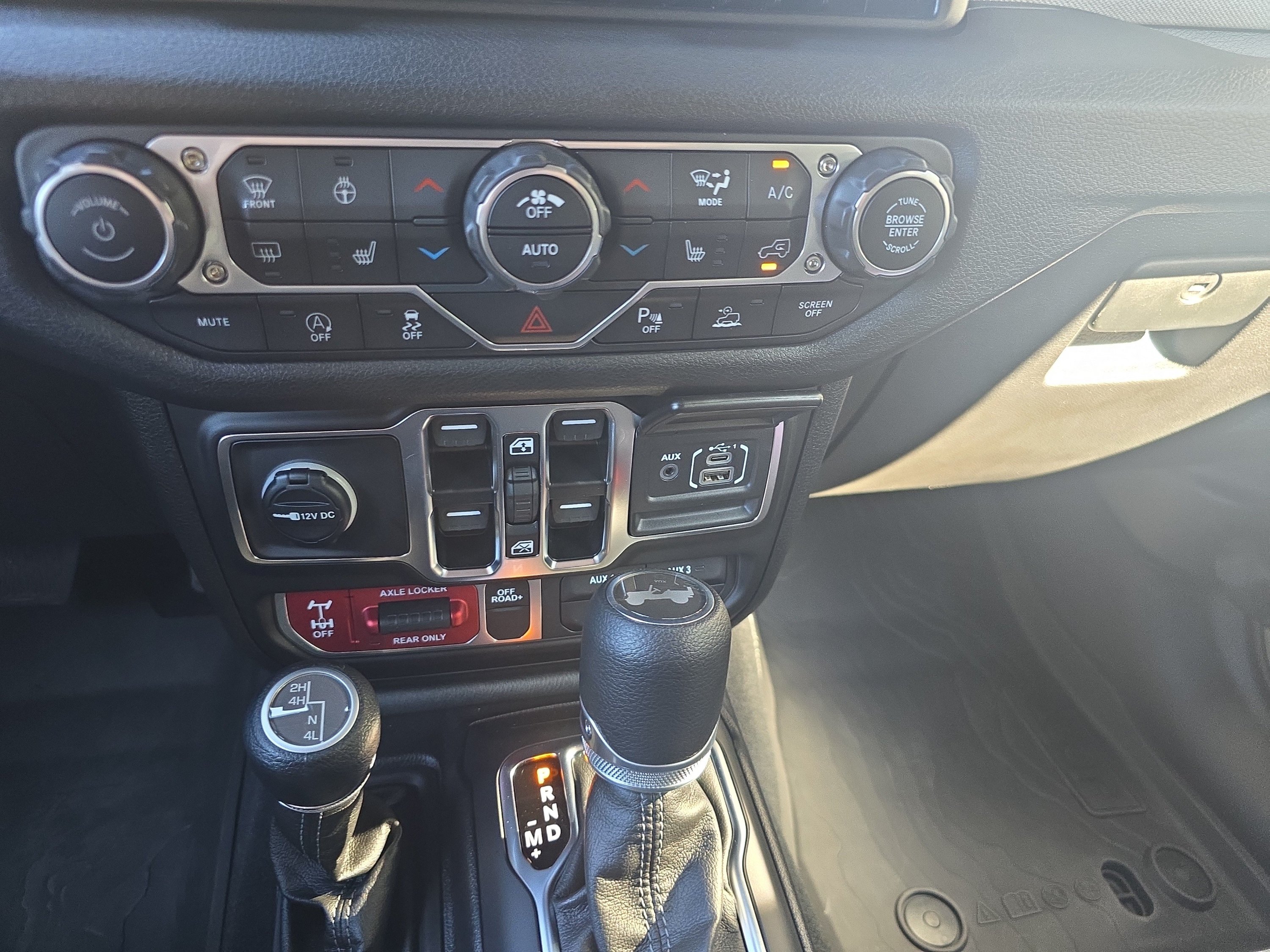 Used 2025 Jeep Wrangler Unlimited Sport AWD/4WD image 35