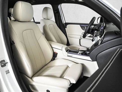 New 2026 Mercedes-Benz GLB 250 4MATIC image 23