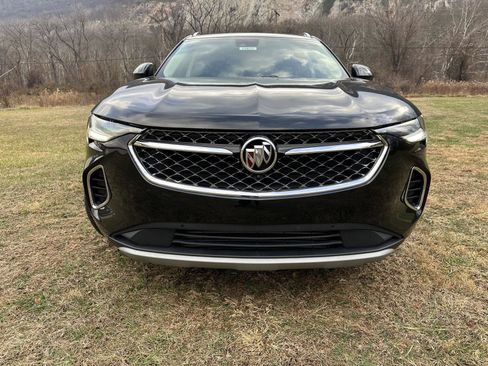 Used 2023 Buick Envision Avenir image 2