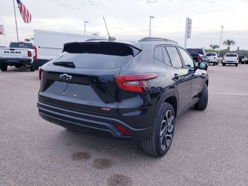 Used 2025 Chevrolet Trax RS w/ Sunroof Package image 7