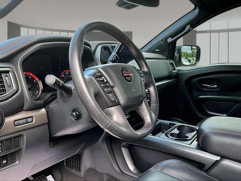 Used 2021 Nissan Titan PRO-4X w/ Pro-4x Convenience Package AWD/4WD image 18