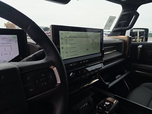 Used 2025 GMC Hummer EV 3X AWD/4WD image 11