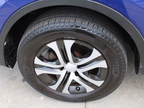 Used 2015 Toyota RAV4 LE image 10