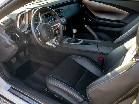 Used 2010 Chevrolet Camaro SS w/ RS Package image 10