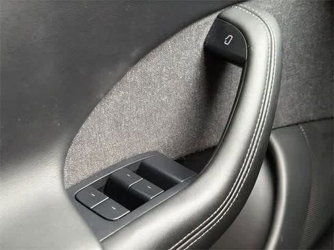 Used 2021 Tesla Model S Plaid image 17