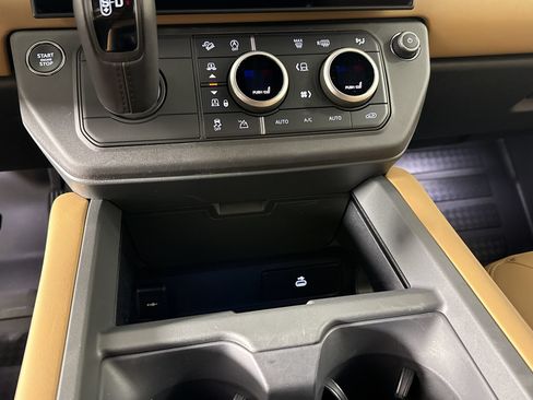 New 2026 Land Rover Defender 110 X-Dynamic SE AWD/4WD image 18