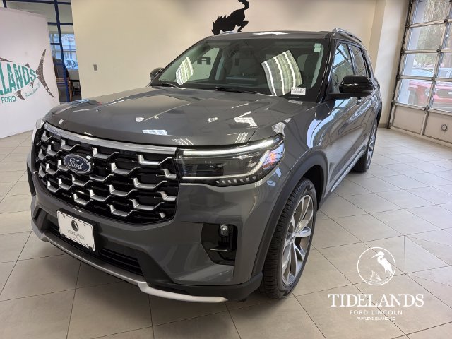 Certified 2025 Ford Explorer Platinum w/ Ultimate Package AWD/4WD image 4