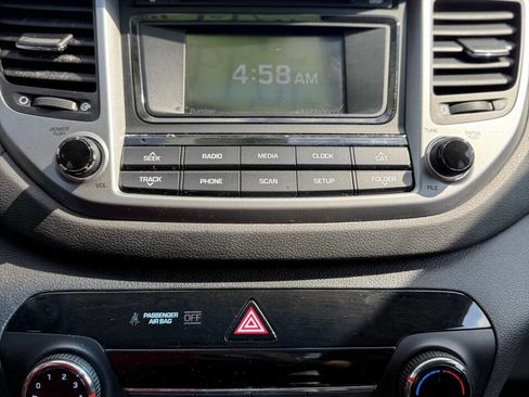 Used 2017 Hyundai Tucson SE image 12