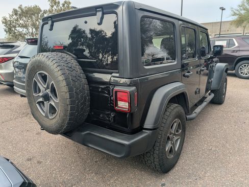Used 2018 Jeep Wrangler Unlimited Sport S image 3