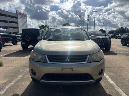 Used 2009 Mitsubishi Outlander SE FWD image 2