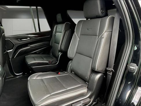 Used 2021 Cadillac Escalade Premium Luxury AWD/4WD image 22