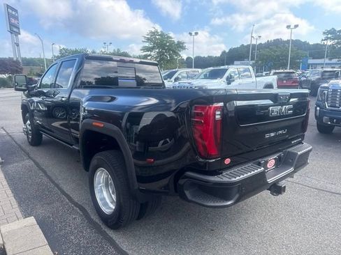 Used 2024 GMC Sierra 3500 Denali Ultimate AWD/4WD image 9