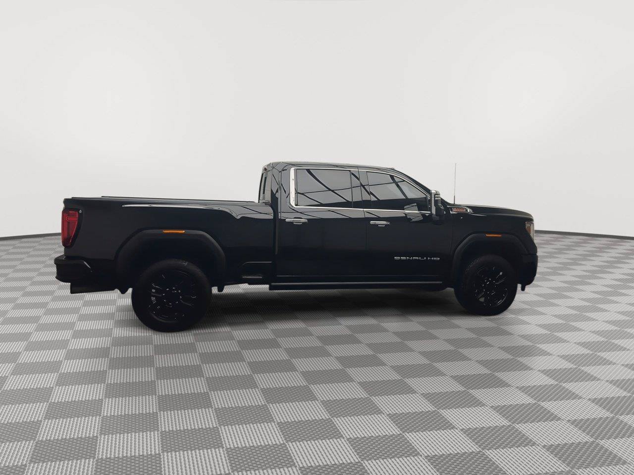 Certified 2021 GMC Sierra 2500 Denali w/ Denali Black Diamond Edition AWD/4WD image 47