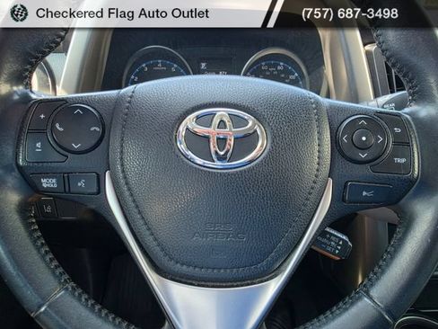 Used 2018 Toyota RAV4 XLE FWD image 12