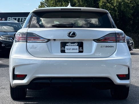 Used 2017 Lexus CT 200h w/ Accessory Package 2 FWD image 4