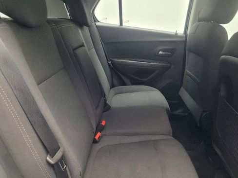 Used 2019 Chevrolet Trax LS image 19