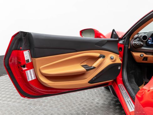 Certified 2022 Ferrari F8 Tributo image 12