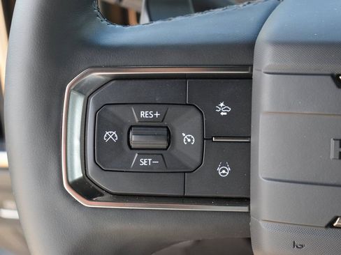 New 2025 GMC Hummer EV 2X w/ LPO, Illumination Package image 18