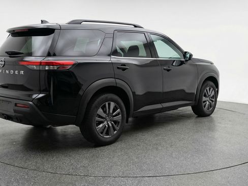 Used 2025 Nissan Pathfinder SV image 9