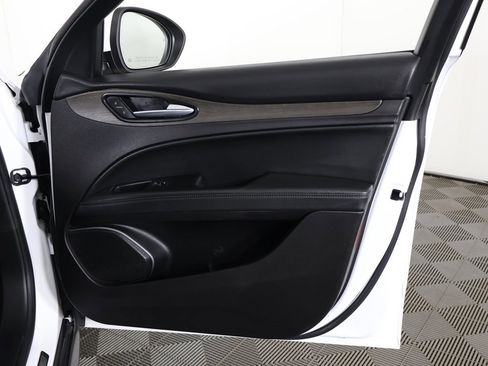 Used 2022 Alfa Romeo Stelvio Ti image 25