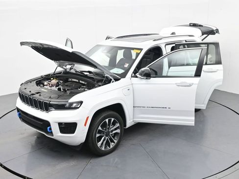 Used 2023 Jeep Grand Cherokee Overland image 41