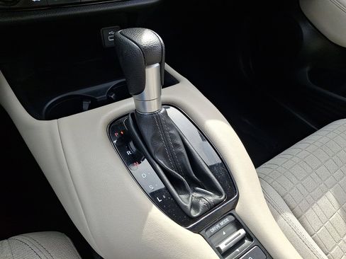 Used 2024 Honda HR-V LX image 14