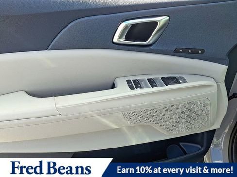 New 2026 Kia Carnival EX image 8