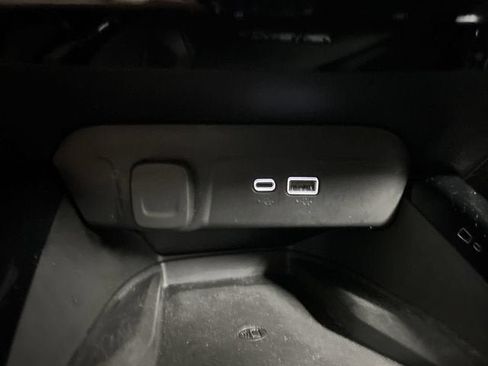 Certified 2024 Chevrolet Trax RS w/ Sunroof Package FWD image 33