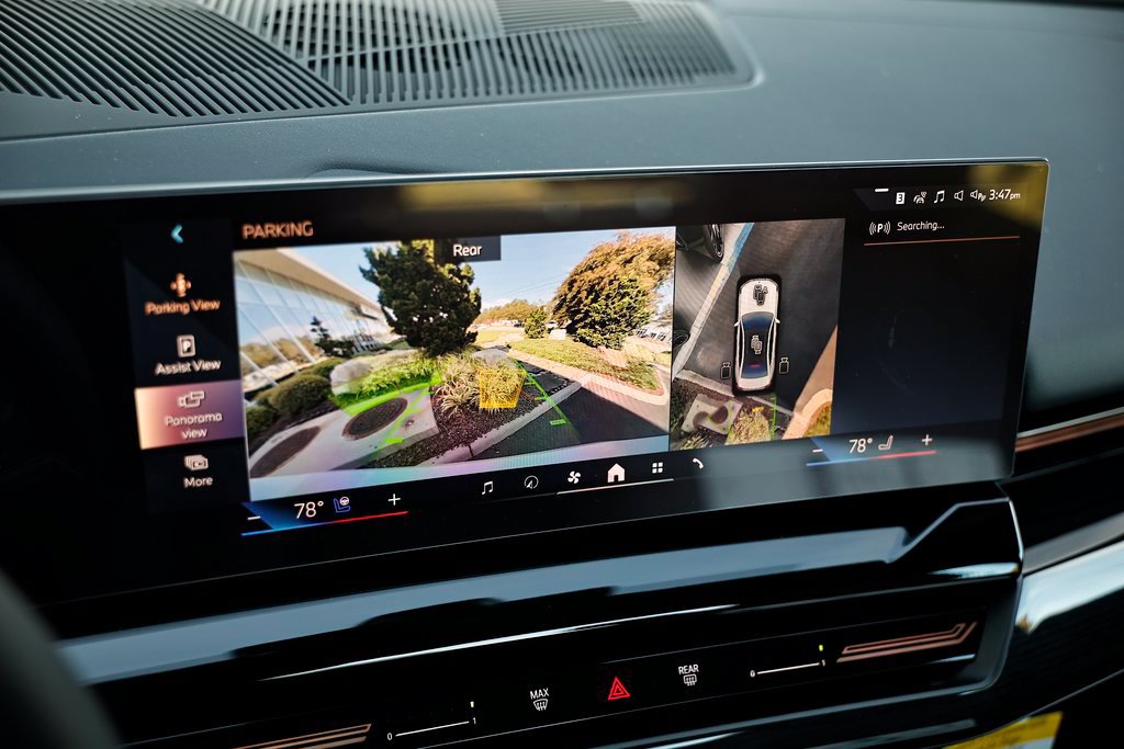Used 2026 BMW 530i w/ Premium Package RWD image 34