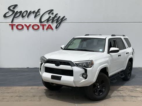 Used 2022 Toyota 4Runner SR5 AWD/4WD image 1