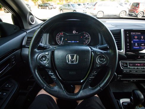 Used 2018 Honda Ridgeline RTL-E image 18