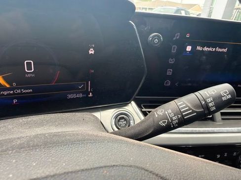 Used 2025 Chevrolet Trax LT FWD image 47