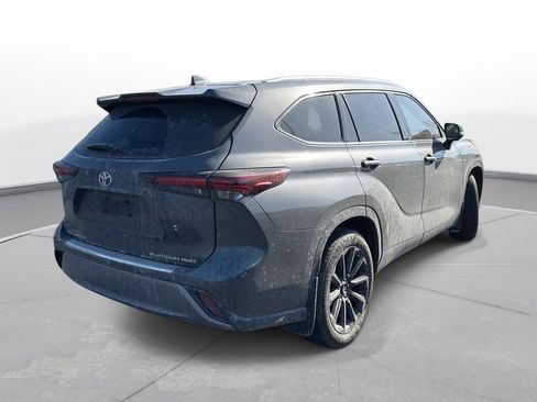 Certified 2025 Toyota Highlander Platinum image 4