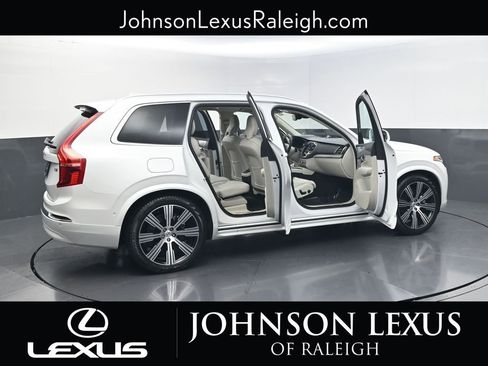 Used 2025 Volvo XC90 B6 Ultra w/ Lounge Package image 30