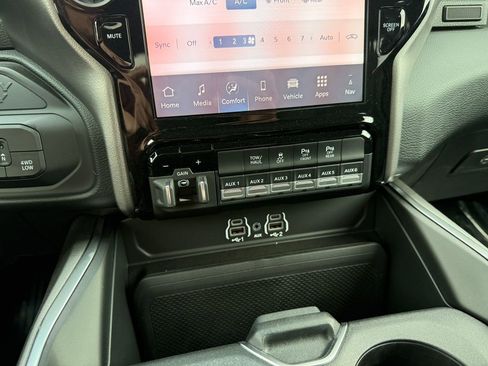 New 2026 RAM 2500 Big Horn AWD/4WD image 36