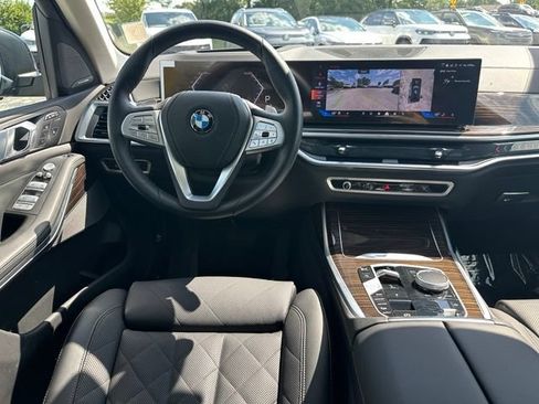 Used 2026 BMW X7 xDrive40i AWD/4WD image 14